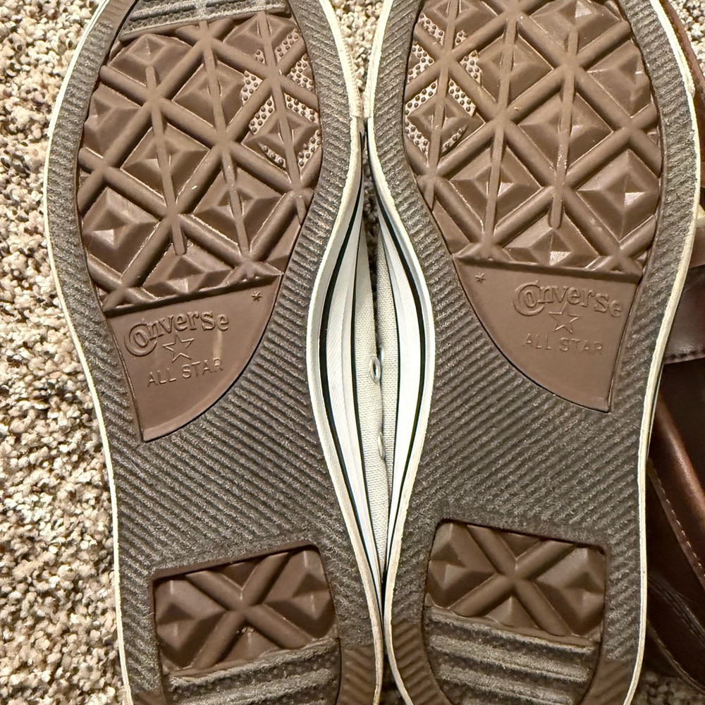 Converse women’s Canvas Low-Top Sneakers in Light Beige. Never worn. - Picture 3 of 7